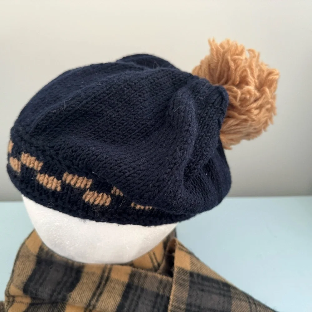 Boys hat & scarf size 4-10 y